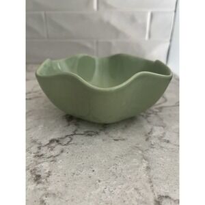 GAIL PITTMAN Hospitality Collection‎ Pottery Sage Green Ruffle All Purpose Bowl